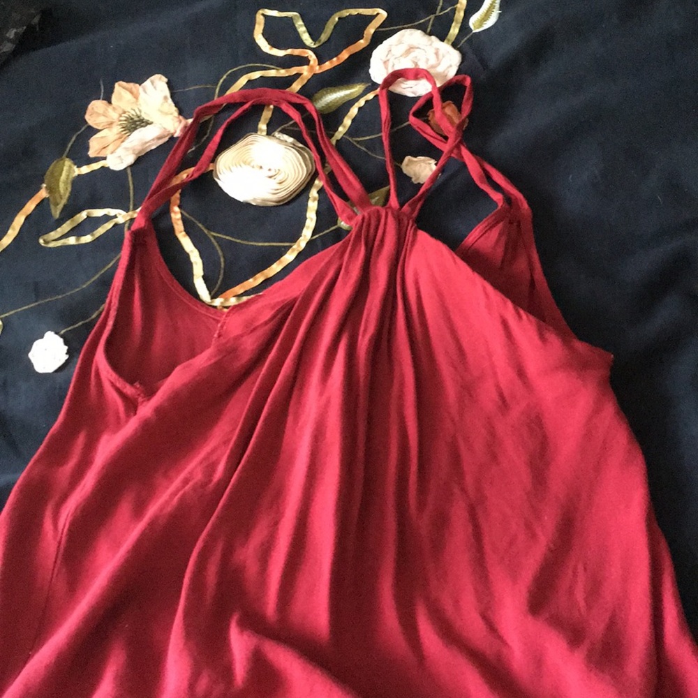 Red tank - Picture 5 of 5